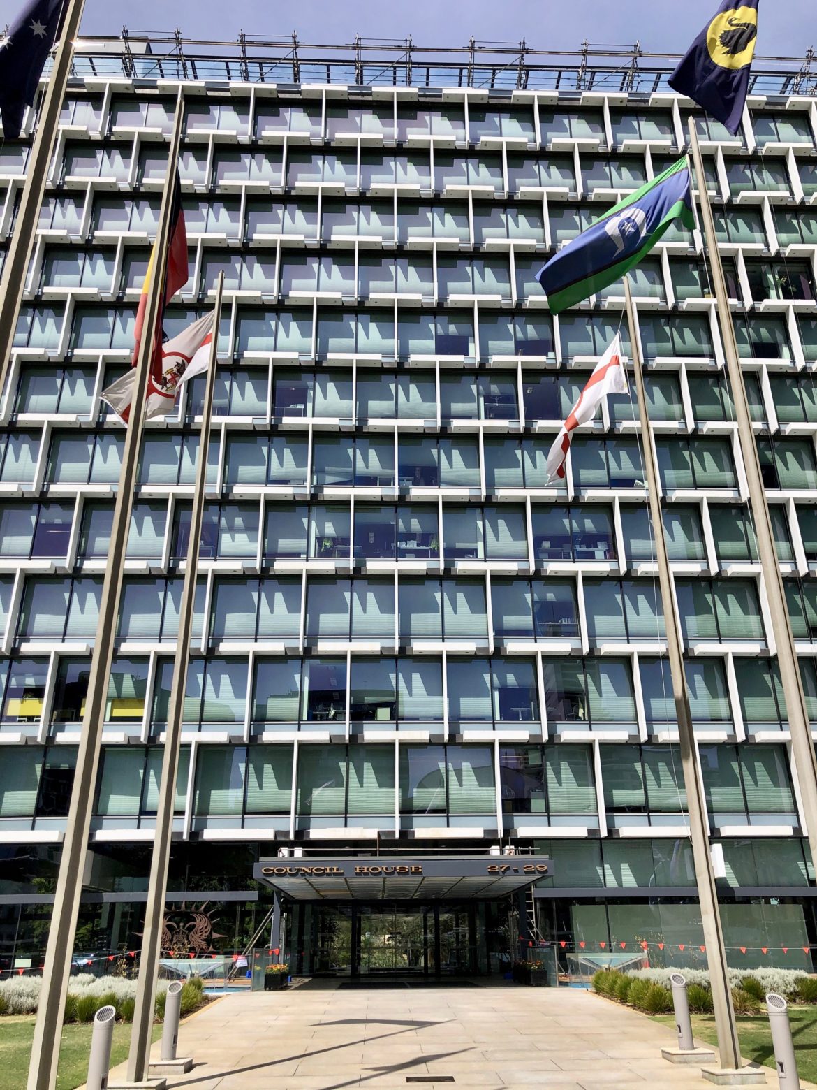 オーストラリア,一人旅,パース,市役所,バスキング,許可