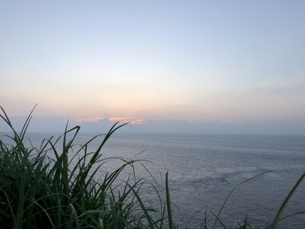 日本で最後の夕日が沈む西崎