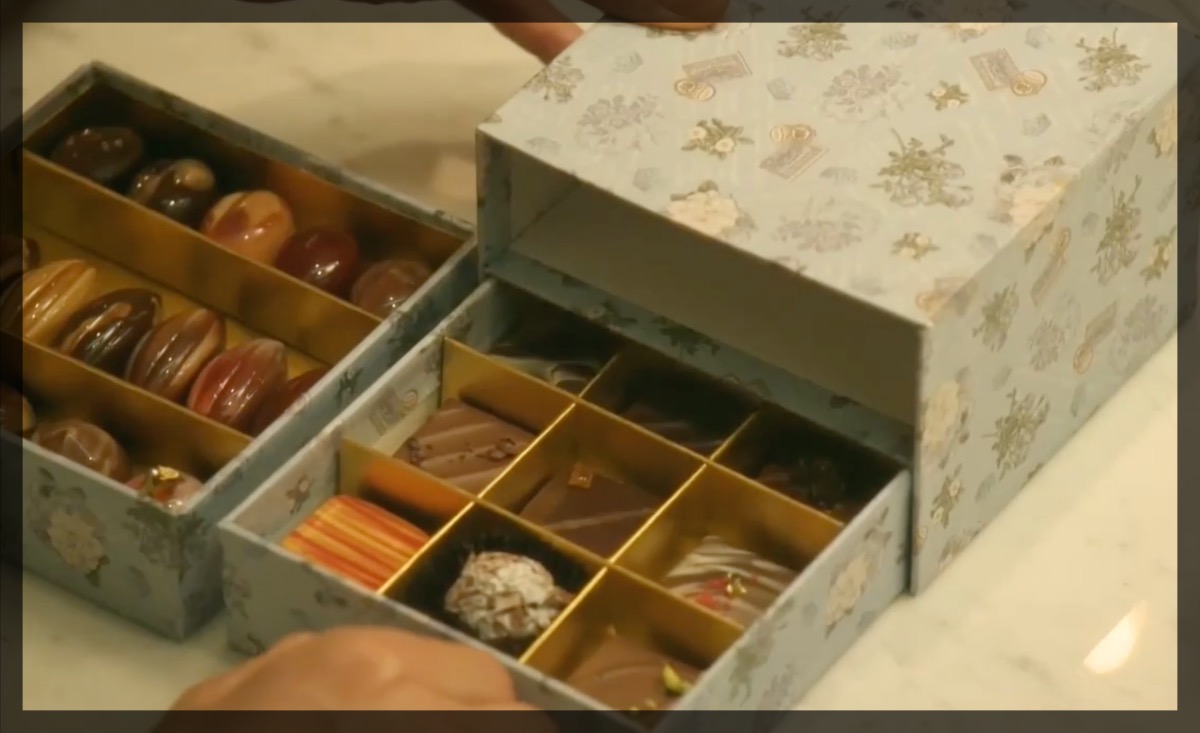 失恋ショコラティエサエコさんのバレンタインチョコレート箱