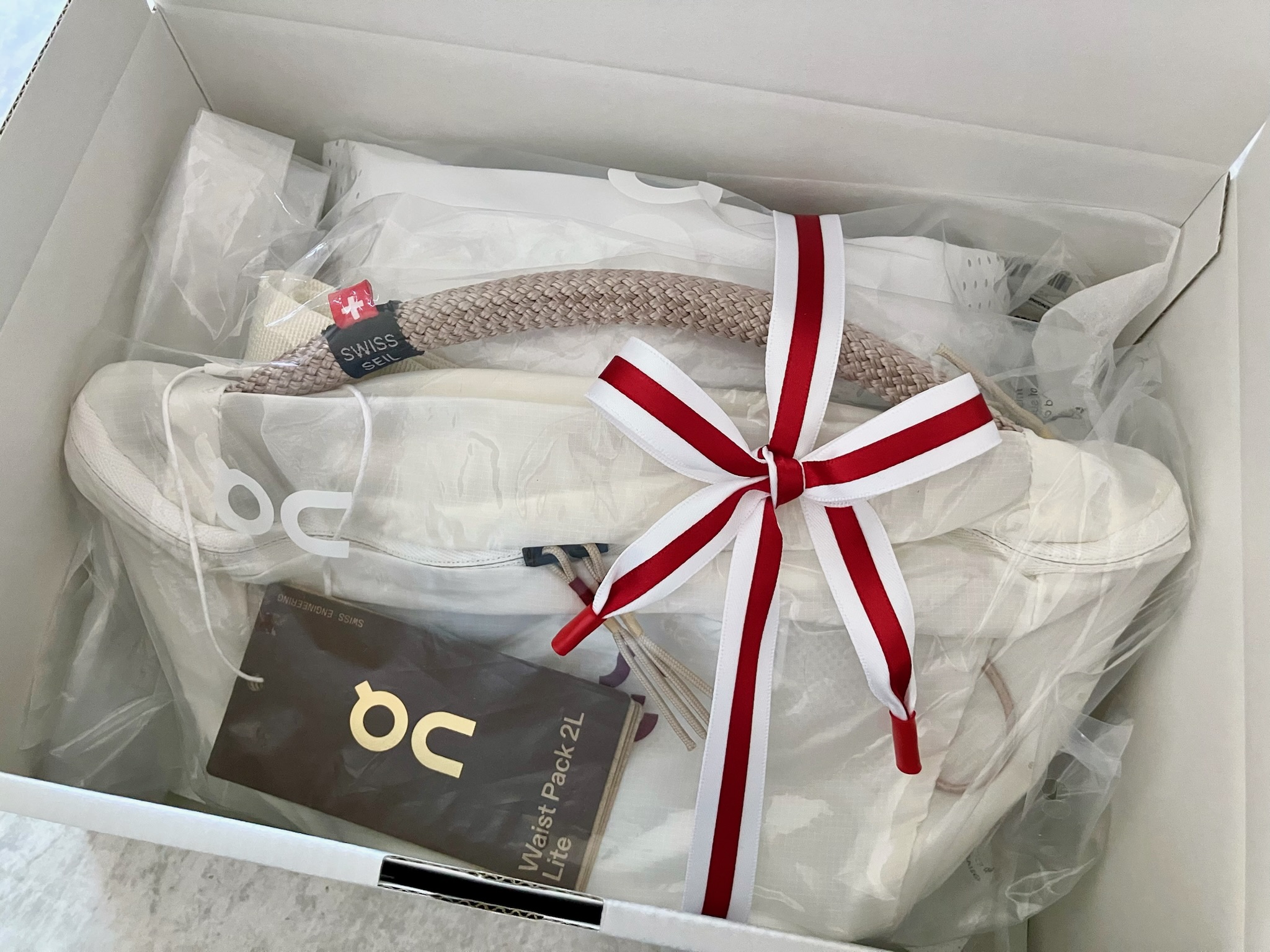 スポーツブランドギフトの世界観を添える誕生日ラッピング