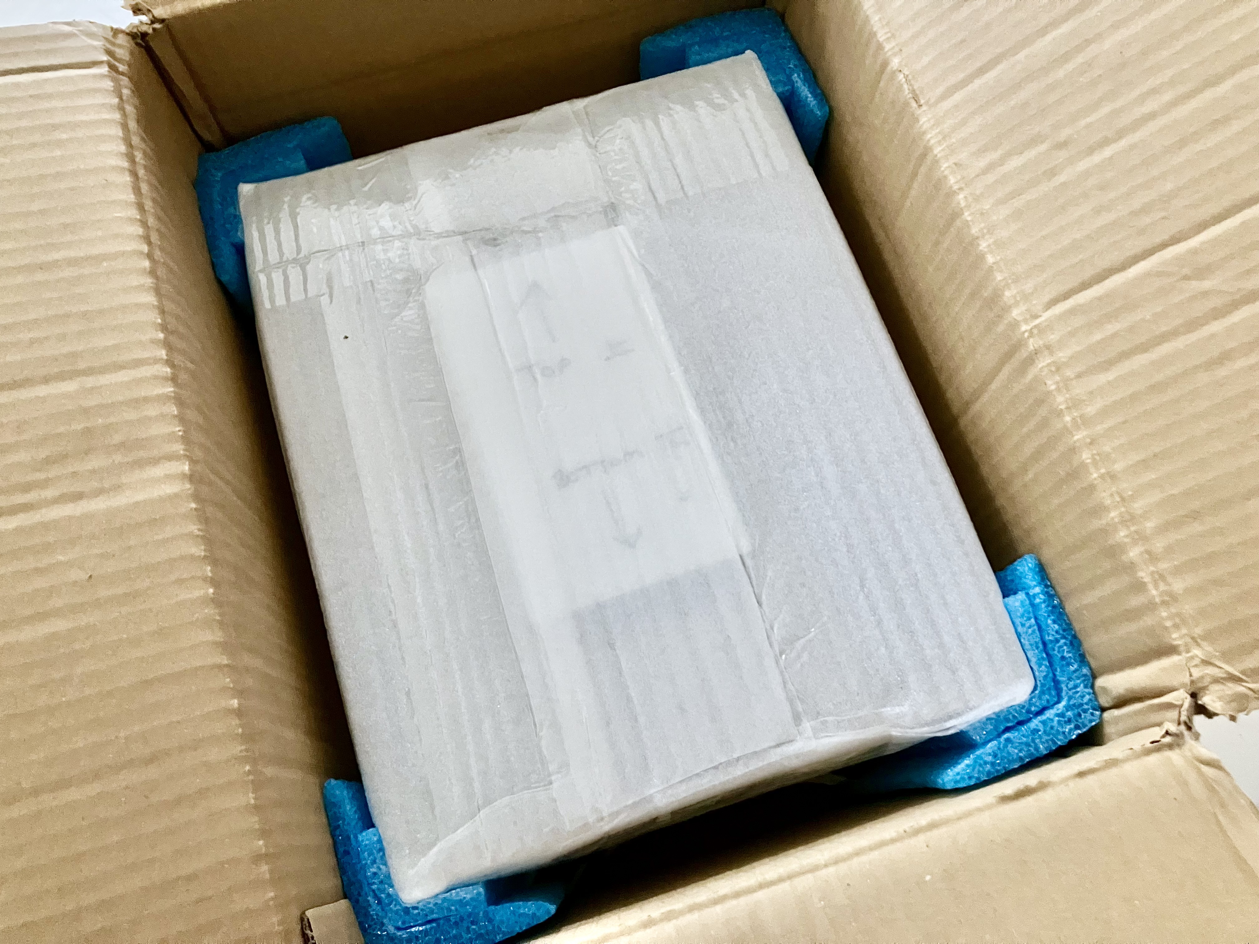 Etsyでトルコから届いた特注ガラスケースがジジに完璧すぎる